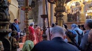 Чтение Евангелия на церковнославянском языке на Патриаршей Литургии в Храме Гроба Господня