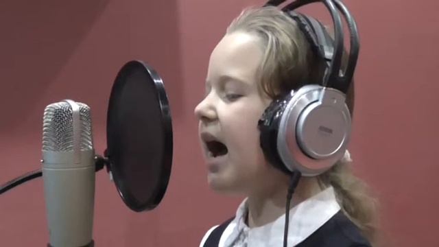 Люся Зосимова (9 лет) - ВИА "Алёнушка" - Ты человек (Екатеринбург 2014 г) смотреть онлайн