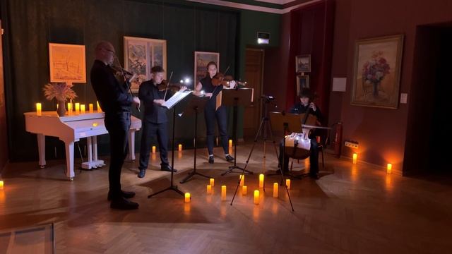 “Under Pressure”-Queen