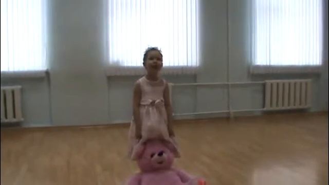 994 Карева Ульяна 5 лет Мишка и лапка смотреть онлайн