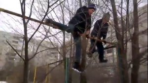 ОПАСНЫЙ ПАРКУР, ЧУТЬ НЕ УПАЛИ С КРЫШИ