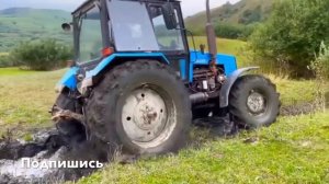 Трактор Беларус в грязи мощь!