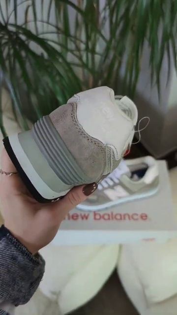 Кроссовки женские New Balance 574 замшевые светло-коричневые для фитнеса 00351 смотреть онлайн