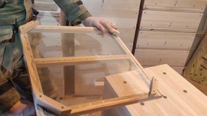 Улей лежак в апидомик с высоким сетчатым дном на холодный занос