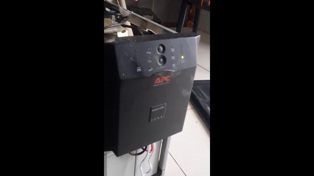 New Battery insatallation in APC Easy UPS SRV 2000VA 230V. смотреть онлайн