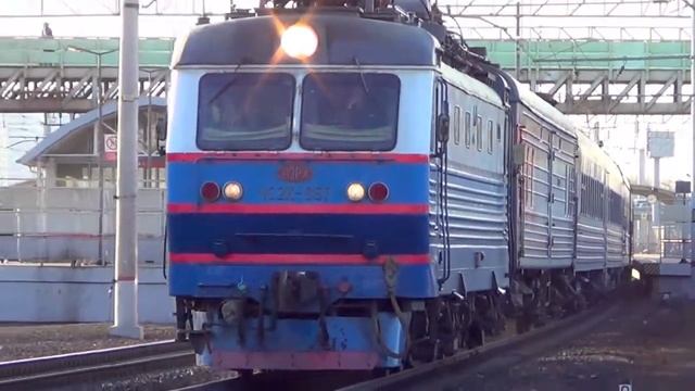 Приветливый ЧС2К-657 с поездом №32 "Москва – Оренбург":-) смотреть онлайн
