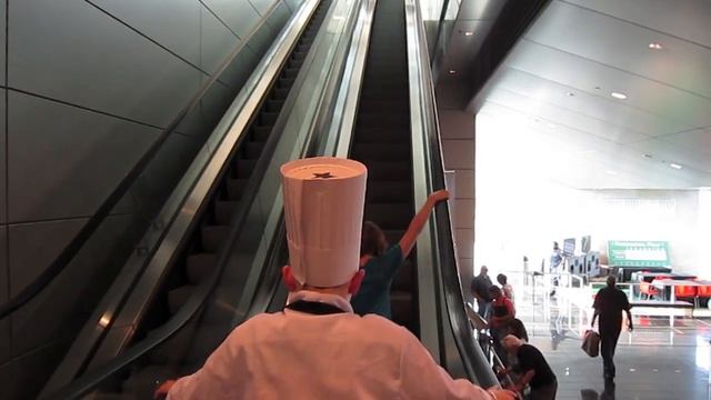 Elf Escalator Stretch смотреть онлайн