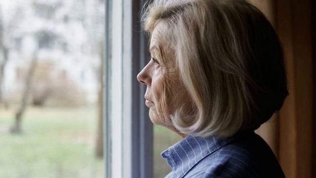 МАМА - слова музыка исполняет Александр Щеглов смотреть онлайн