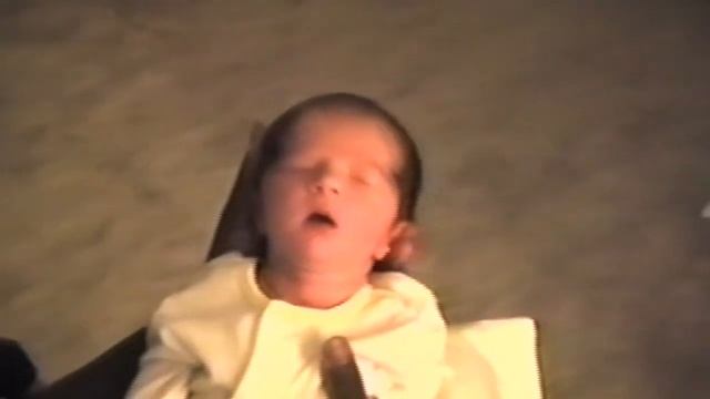 Abby. 4 Days Old. Lighting by Rembrandt смотреть онлайн