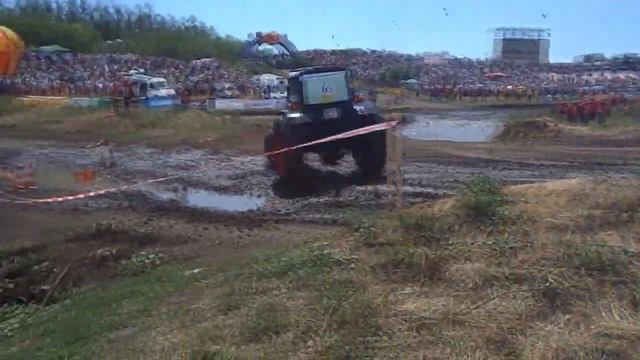 Гонки на тракторах.Бизон  2013 Видео. Тюнинг МТЗ. Форсированный МТЗ. MTZ Off-road Russian