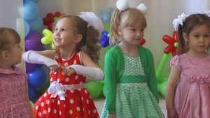 Танец с малышами (муз. Л.Горцуевой, сл. Л.Кнорозовой,  исполнение Л.Горцуева)