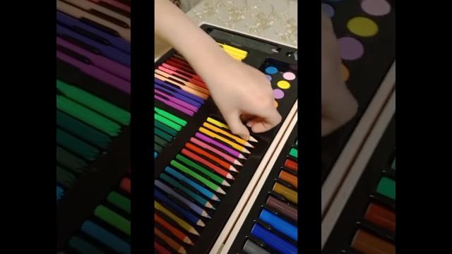 Все части обзора на чемодан художника смотреть онлайн