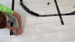 Марк выбирает подходящую машину для игры