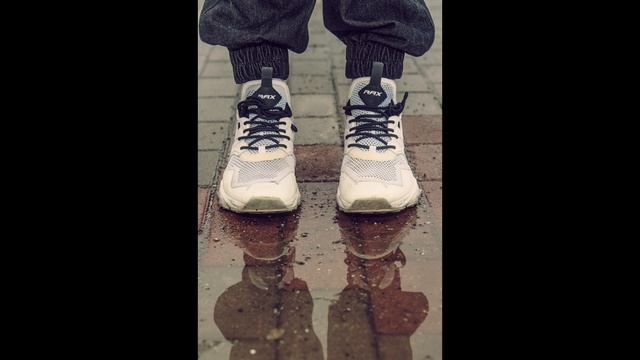 Подарил фотографию. Реакция девушки