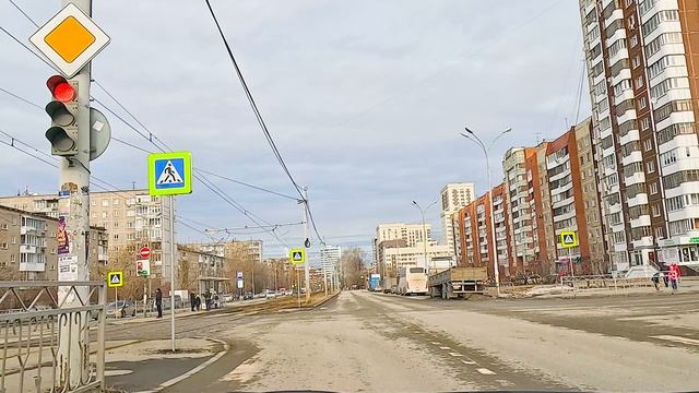 Автопрогулка по улицам Екатеринбурга в середине марта смотреть онлайн