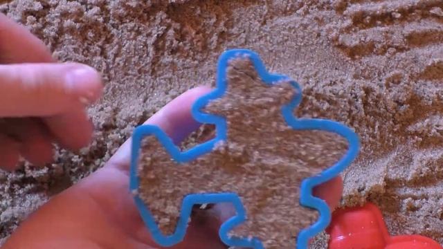 Learn colors with new forms for Sand Forms. Children's games in the sandbox. смотреть онлайн