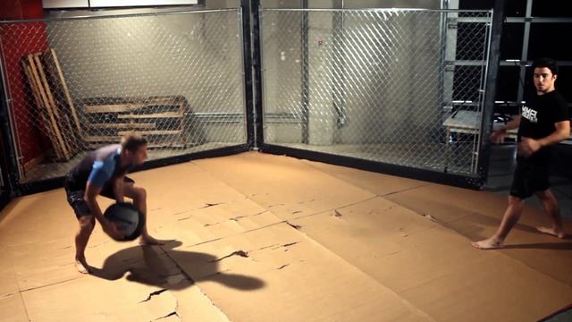 Medicine Ball Workout - MMA Surge, Episode 39 смотреть онлайн