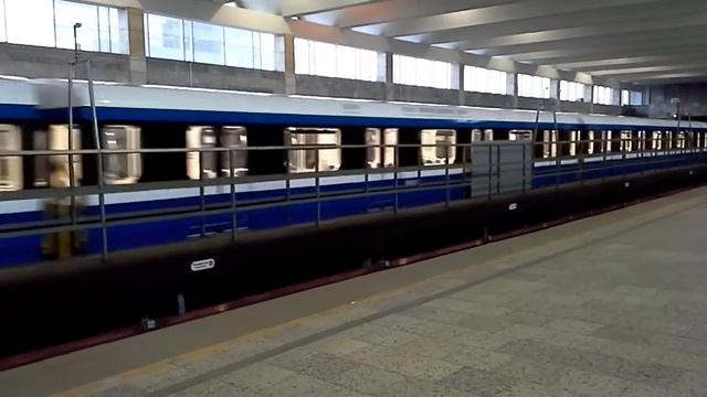 Новый вагон красивый разноцветный смотреть онлайн