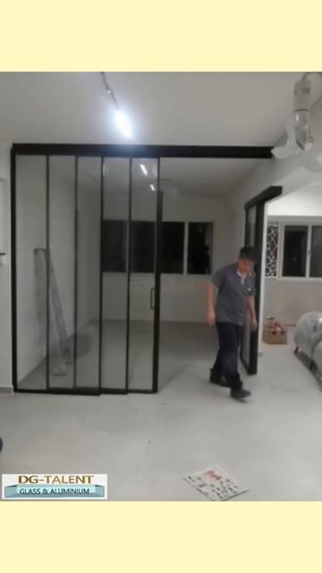 Synchronized sliding door with slim aluminium frame - Singapore｜DG Talent смотреть онлайн