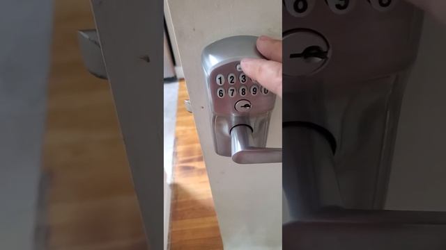 program and delete code for schlage model FE595 keyless lock.. #schlagekeylesslock #schlageFE595 смотреть онлайн