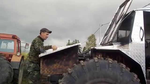 Любимские вездеходы. ураганы 1600х600 смотреть онлайн