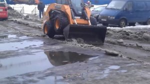 Минипогрузчики Case SV300 vs Bobcat175 на морозе
