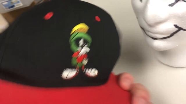 VINTAGE 1993 SPACE JAM LOONEY TUNES MARVIN THE MARTIAN SNAPBACK HAT (RARE) смотреть онлайн