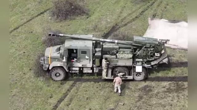 Пару кадров опытной 155-мм САУ «Богдана» украинских сил под Николаевом. смотреть онлайн