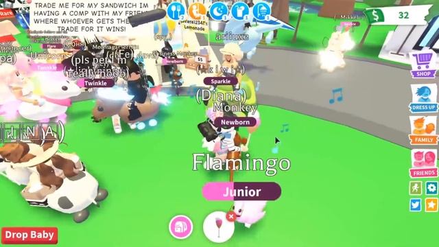 РАЗДАЛА ВСЕ ПОДАРКИ В ПРЯТКАХ В АДОПТ МИ Roblox Adopt Me смотреть онлайн