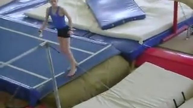 MOV00841 14.03.2013 Ижевск гимнастика в шк.32 смотреть онлайн