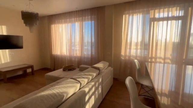 Продается 2 комнатная квартира 80.7 м², Центральный р-н, ул. Героя России Яковлева А.В., д. 1 смотреть онлайн