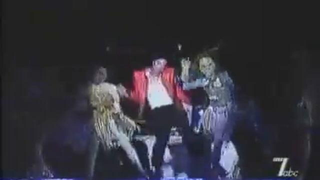 Michael Jackson Thriller LiVE history tour w/ RED JACKET (best performance!) смотреть онлайн