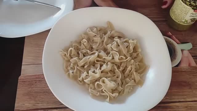 Паста своими руками — тесто для пельменей и чебуреков! 🥟✨ смотреть онлайн