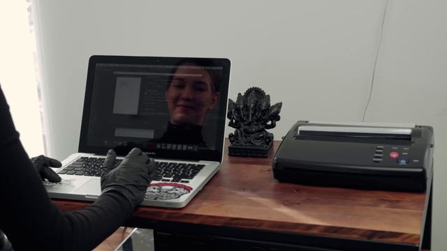 ¿Cómo Es Que Cookie Imprime Con Las Nalgas? (El Manual De Supervivencia Escolar De Ned)