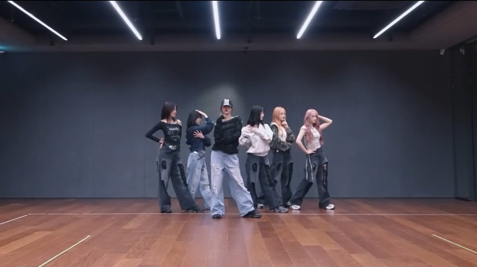 IVE - ‘ATTITUDE’ dance practice [MIRRORED] смотреть онлайн