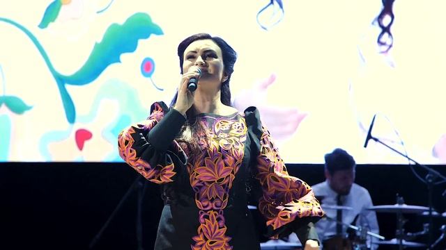 Її імення мати. Виконує Олена Білоконь, слова та музика Валентини Шевченко смотреть онлайн
