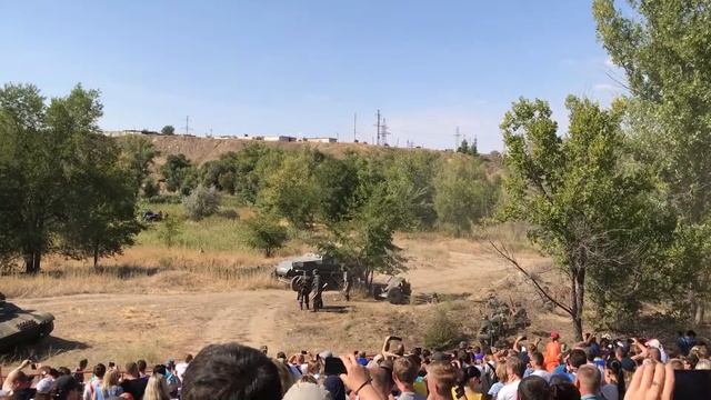 Courages defense of Northern part of Stalingrad by armed workers of Tractor Plant смотреть онлайн