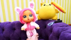 Маша Капуки Кануки готовит куклам Край Бебис! Зайчик Лаки и пупсы кушают кашу! Детский сад игрушек