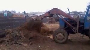 вывоз навоза на т 40 самодельным КУНОМ