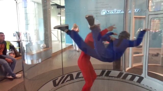 Летаю в Аэротрубе Vacuum! смотреть онлайн