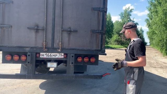 Обзор Freightliner FL70