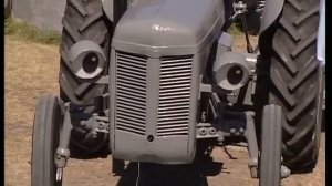 Her kommer Gråtass | Gråtass | Little Grey Fergie