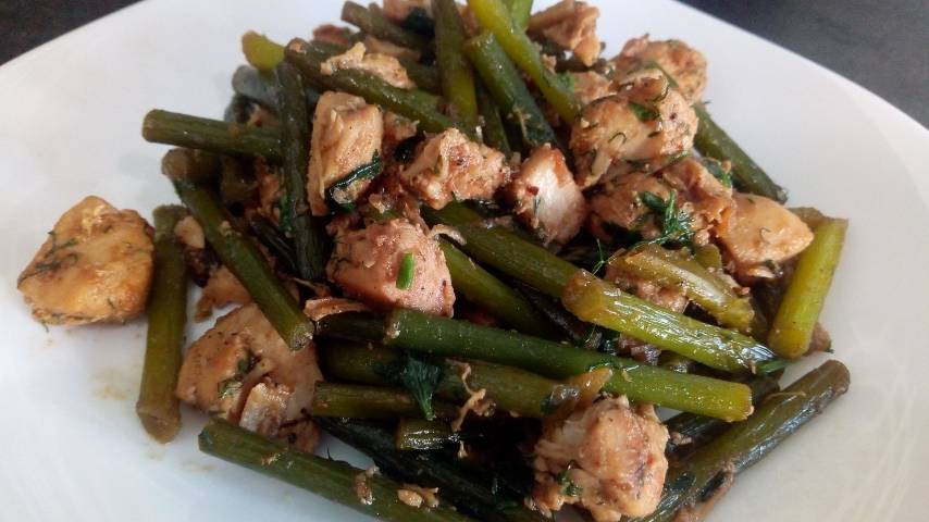 Не выкидывайте чесночные стрелки! Очень вкусно! смотреть онлайн