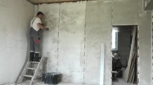 КАК Я ШТУКАТУРИЛ КОМПРЕССОРОМ БЕЗ ПОМОЩНИКОВ! Штукатурка хоппер-ковшом. Штукатурные работы по маяка