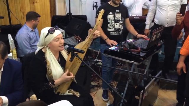 Мошная аварская песня на пандуре 