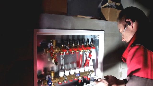 Montáž podlahové topení R979 s trubkou PEX R996T od značky GIACOMINI смотреть онлайн