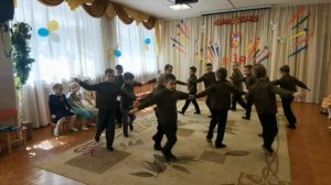 ТАНЕЦ МАЛЬЧИКОВ НА 9 МАЯ. ДОРОГА НА БЕРЛИН