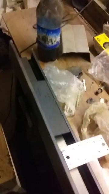 Установка двери в пеноблок часть 1. Пластины на металлическую дверь. смотреть онлайн