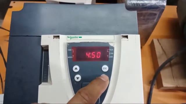 How To Set Schneider Accelaration Deceleration Time / altivar71 me break bset kese kare смотреть онлайн