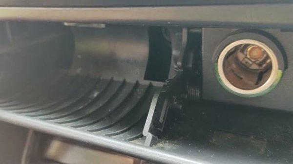 How to remove Center Console on Alfa Romeo 146